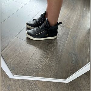 Lacoste sporty booties. Size 7 US
